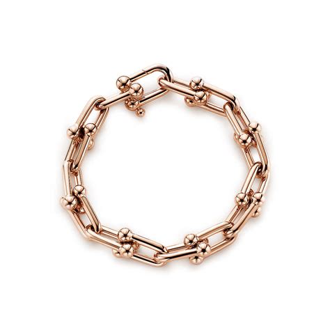 tiffany & co bracelet replica|为什么 Tiffany 蓝能成为品牌标志？品牌都是如何选择品牌色的？.